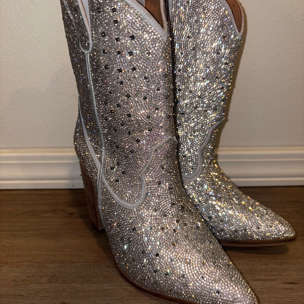 Dingo Neon Moon Silver 9M